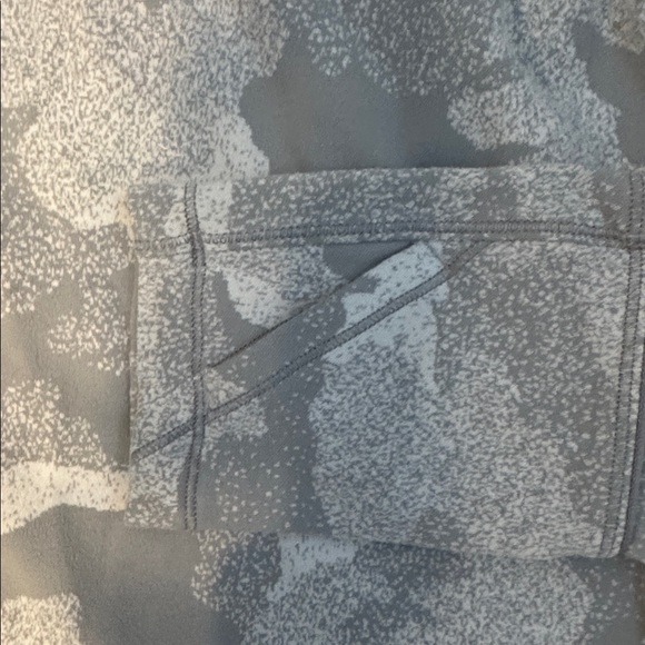 Lululemon Athletica Gray Camo running fleece sweatshirt criss cross front 12 - Picture 8 of 9